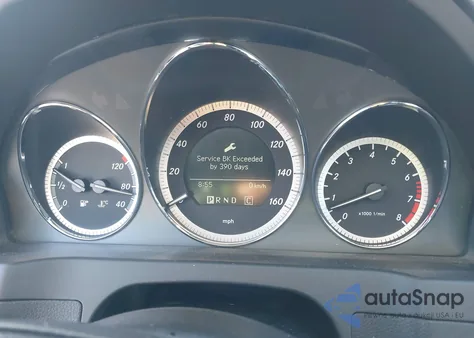 2010 Mercedes-Benz C 300 Luxury 4Matic z USA, uszkodzony, nr VIN WDDGF8BB7AF458021